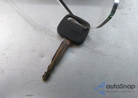 2005 Toyota Camry Le из США, поврежденный, VIN 4T1BE32K25U569423